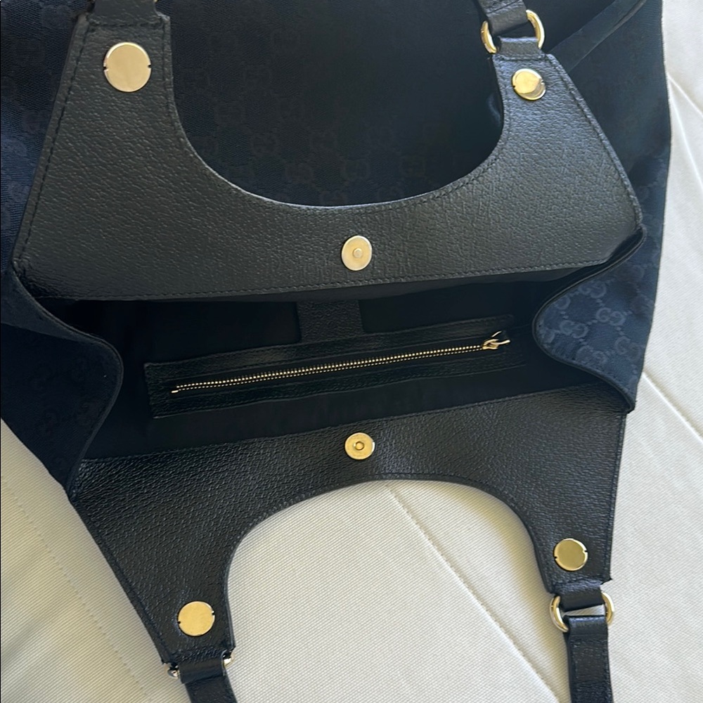 ✨Gucci Authentic Hobo Bag✨ - Picture 10 of 17